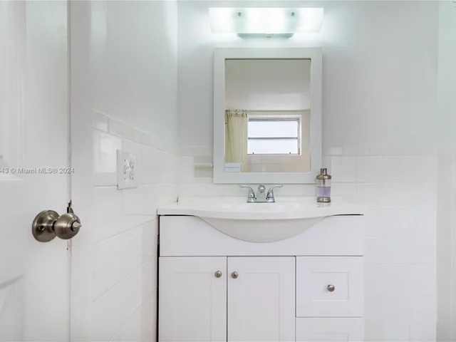 1245 West Ave # 302, Miami Beach FL 33139