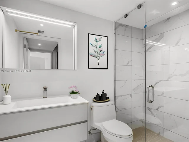 9521 E Bay Harbor Dr # 302, Bay Harbor Islands FL 33154