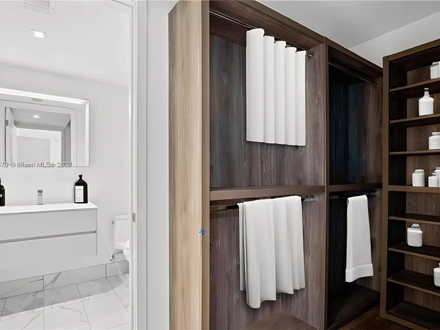 9521 E Bay Harbor Dr # 302, Bay Harbor Islands FL 33154