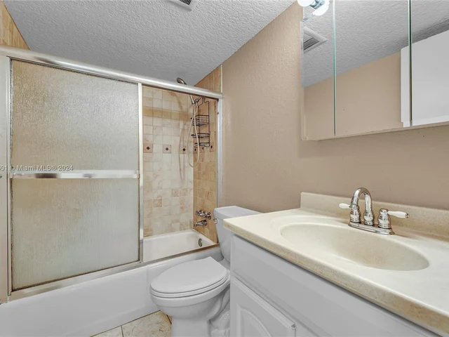 1340 NE 28th Ave # 143, Pompano Beach FL 33062