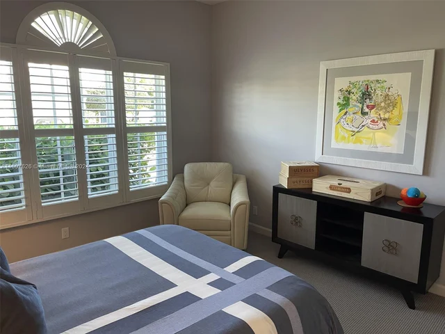 126 Coral Cay Dr, Palm Beach Gardens FL 33418