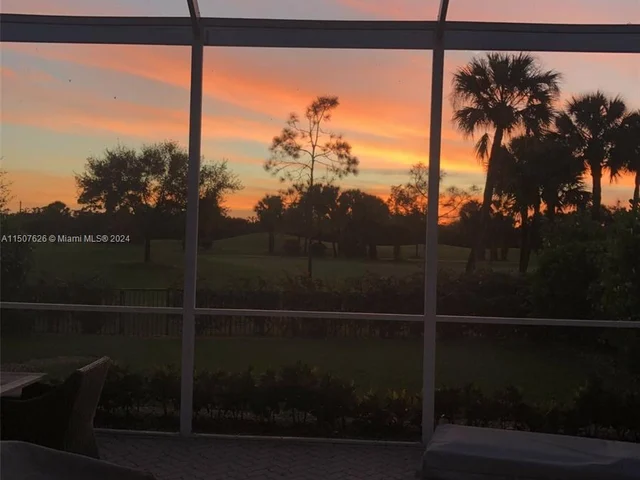 126 Coral Cay Dr, Palm Beach Gardens FL 33418