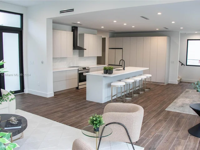 1510 SW 15th St, Miami FL 33145