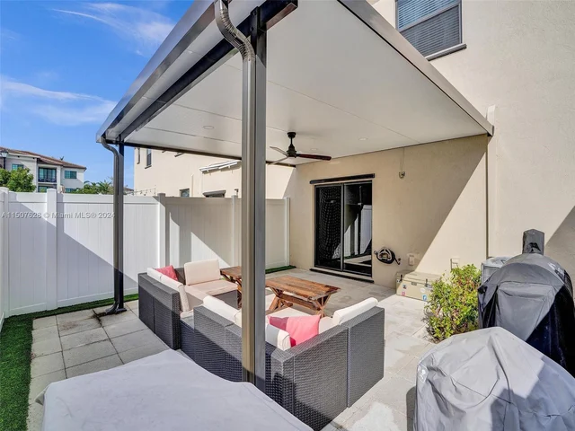 3422 W 112th Pl, Hialeah FL 33018