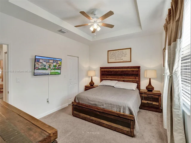 3422 W 112th Pl, Hialeah FL 33018