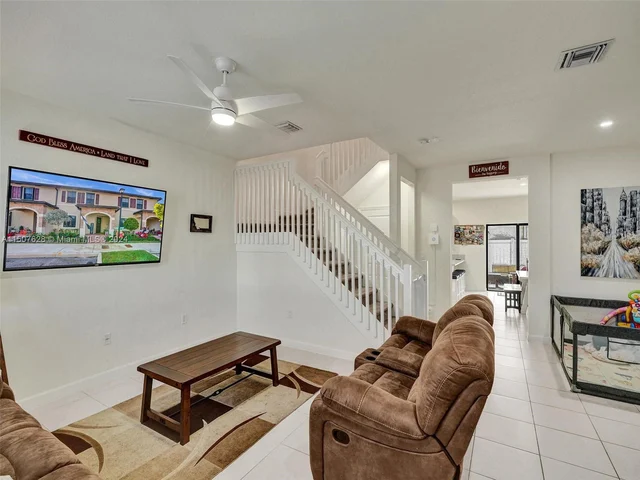 3422 W 112th Pl, Hialeah FL 33018