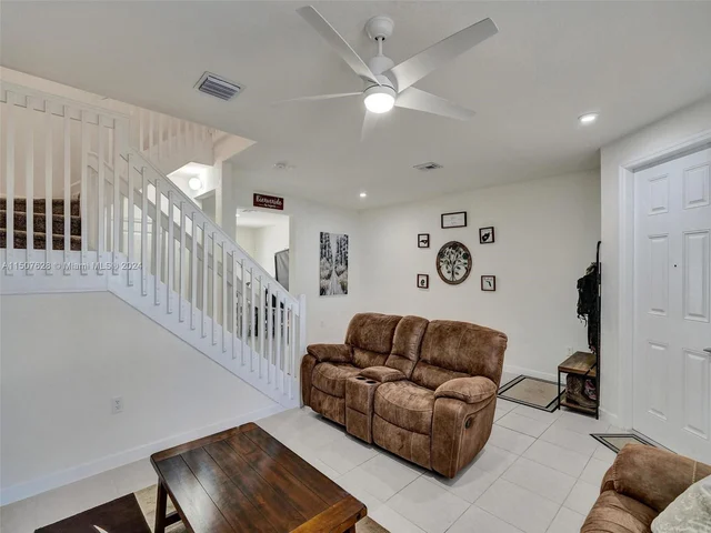 3422 W 112th Pl, Hialeah FL 33018