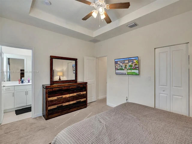 3422 W 112th Pl, Hialeah FL 33018