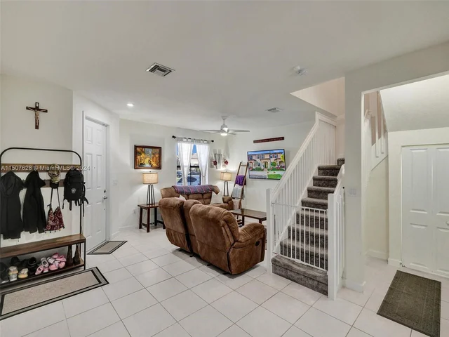 3422 W 112th Pl, Hialeah FL 33018