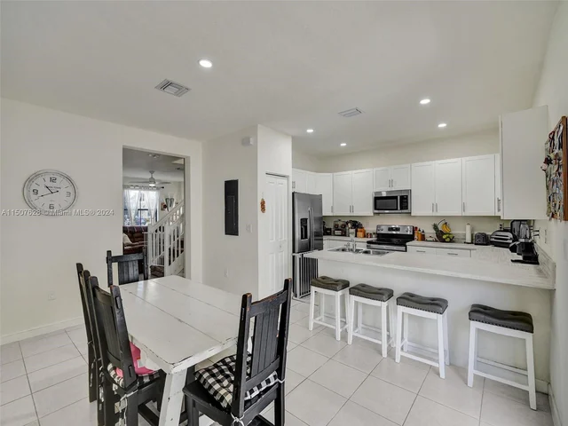 3422 W 112th Pl, Hialeah FL 33018