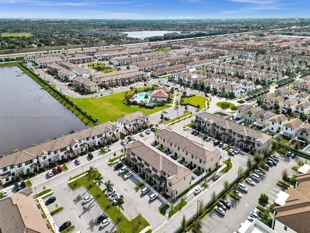 3422 W 112th Pl, Hialeah FL 33018