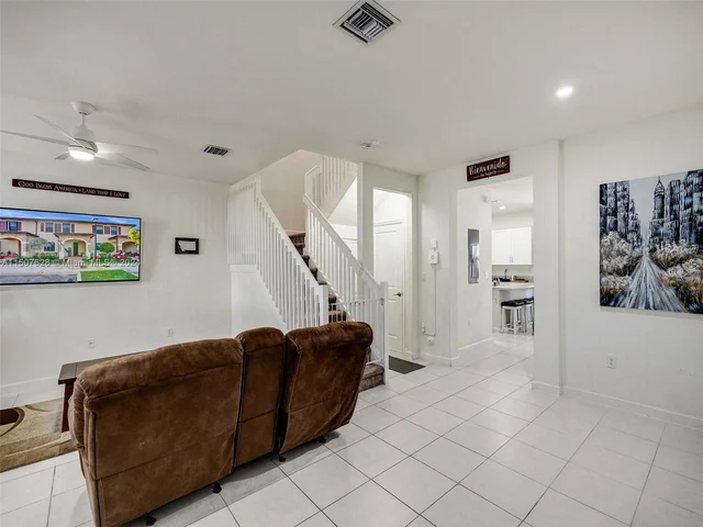 3422 W 112th Pl, Hialeah FL 33018