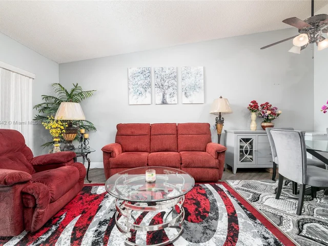 7535 Trent Dr # 202, Tamarac FL 33321