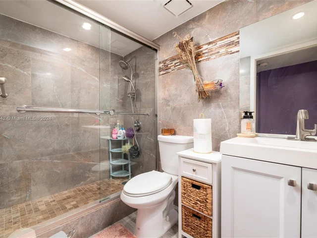 7535 Trent Dr # 202, Tamarac FL 33321