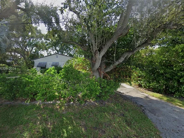 1645 NE 7th Pl, Fort Lauderdale FL 33304