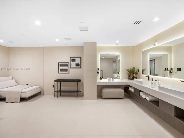 15901 Collins Ave # 707, Sunny Isles Beach FL 33160