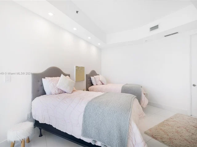 15901 Collins Ave # 707, Sunny Isles Beach FL 33160