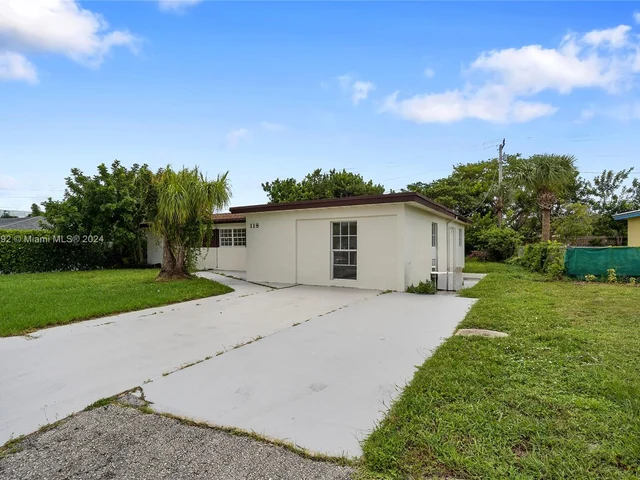 118 SW 25th Ave, Boynton Beach FL 33435