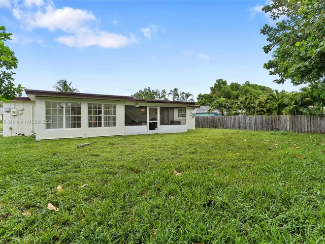 118 SW 25th Ave, Boynton Beach FL 33435