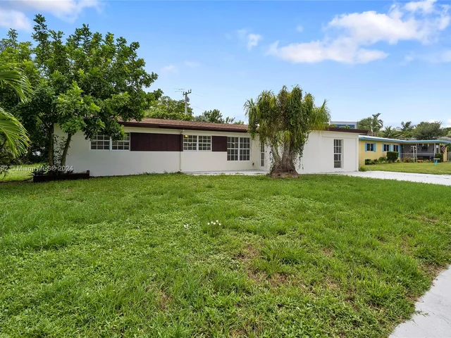 118 SW 25th Ave, Boynton Beach FL 33435