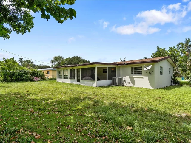 118 SW 25th Ave, Boynton Beach FL 33435