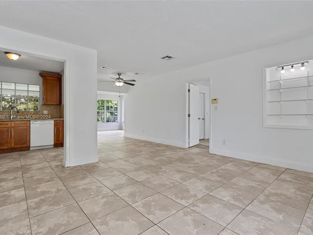 118 SW 25th Ave, Boynton Beach FL 33435