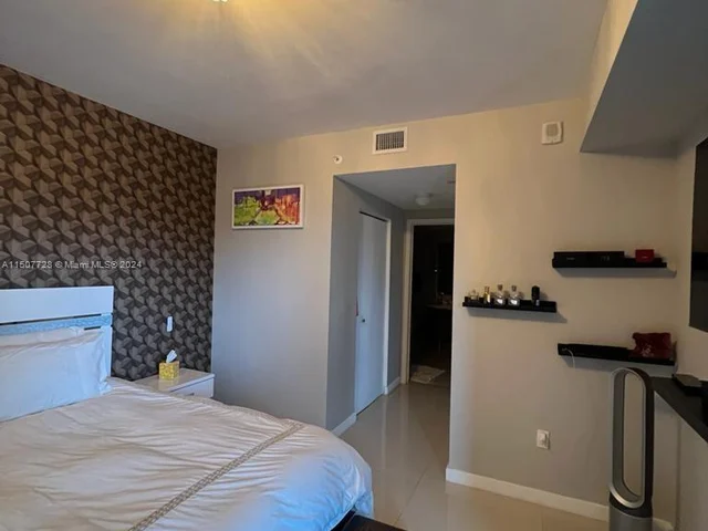 488 NE 18th St # 301, Miami FL 33132