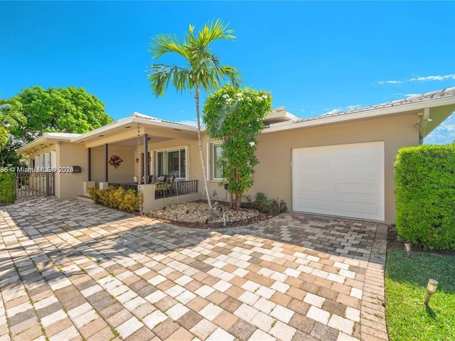 424 89th St, Surfside FL 33154