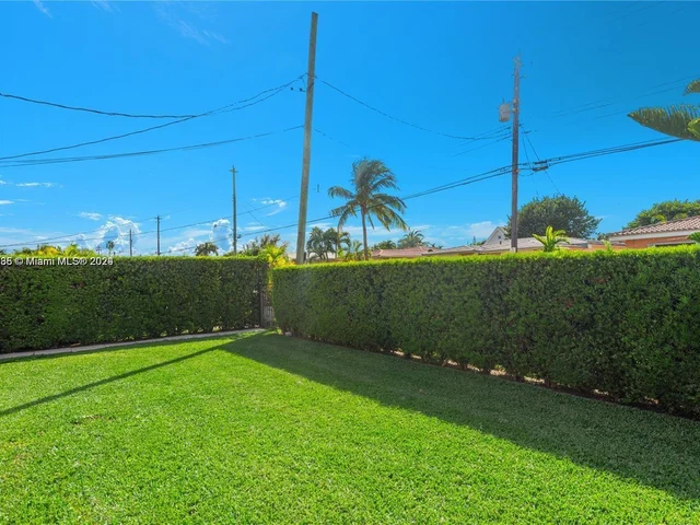 424 89th St, Surfside FL 33154