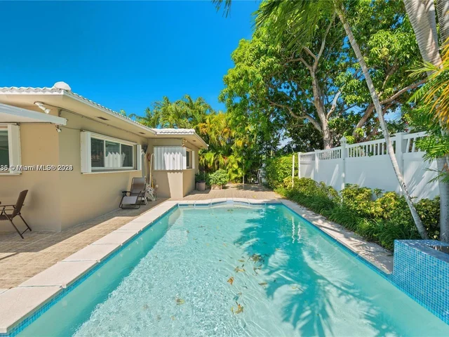 424 89th St, Surfside FL 33154