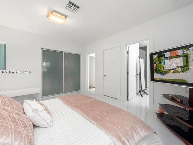 424 89th St, Surfside FL 33154