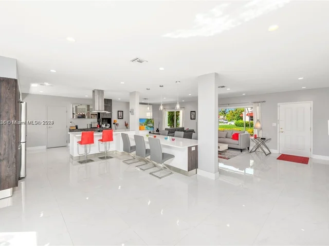 424 89th St, Surfside FL 33154