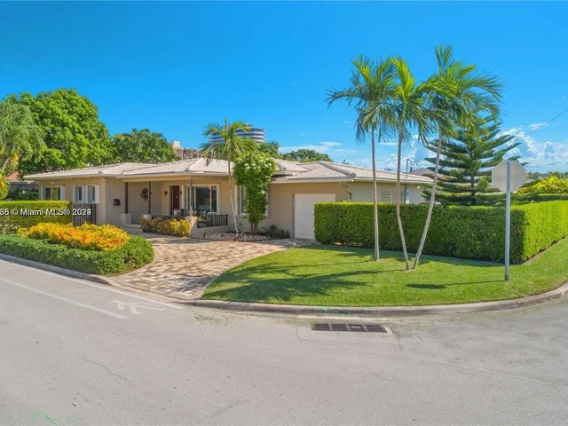 424 89th St, Surfside FL 33154