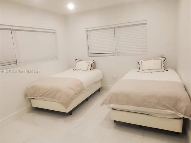 424 89th St, Surfside FL 33154