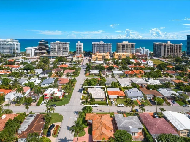 424 89th St, Surfside FL 33154