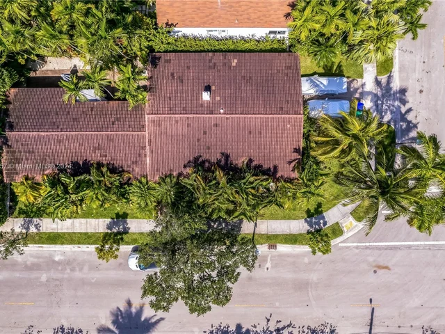 7630 NE 8th Ave, Miami FL 33138