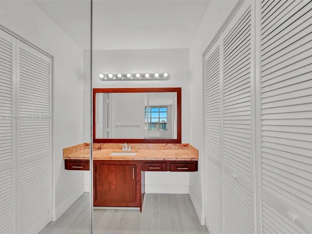 3800 S Ocean Dr # 1720, Hollywood FL 33019