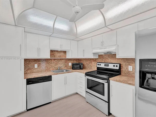 3800 S Ocean Dr # 1720, Hollywood FL 33019