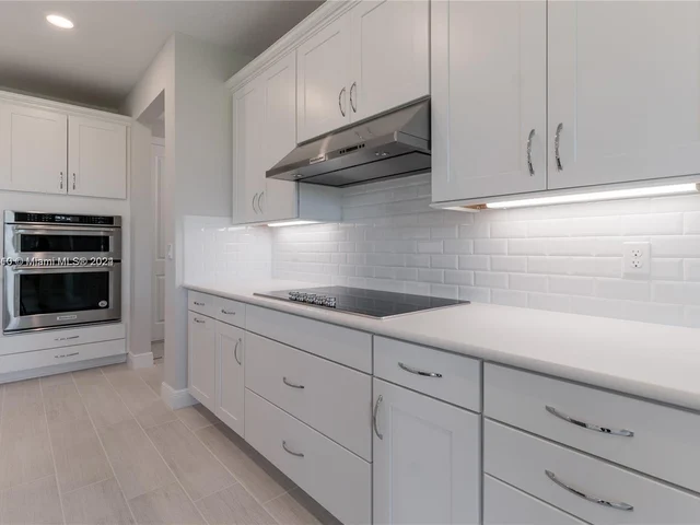 3701 Greenway Dr, Hollywood FL 33021