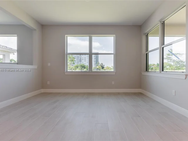 3701 Greenway Dr, Hollywood FL 33021