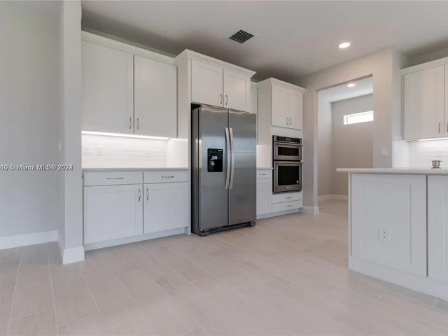 3701 Greenway Dr, Hollywood FL 33021