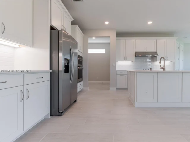 3701 Greenway Dr, Hollywood FL 33021