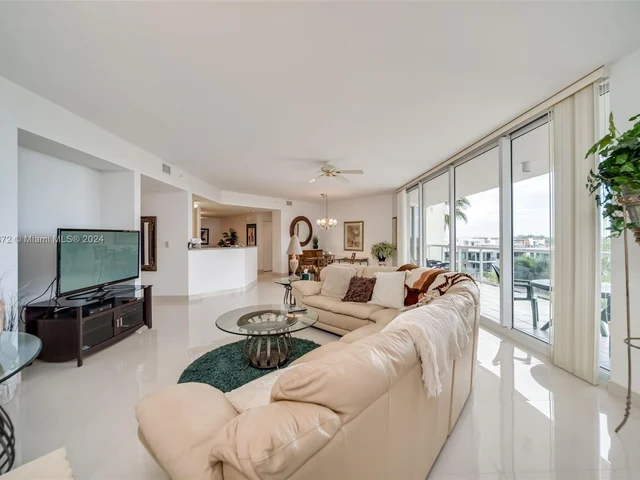 6001 N Ocean Dr # 503, Hollywood FL 33019