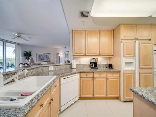 6001 N Ocean Dr # 503, Hollywood FL 33019