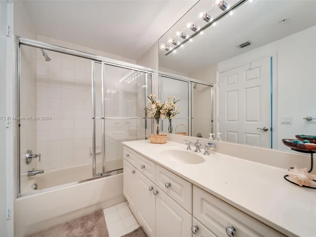 6001 N Ocean Dr # 503, Hollywood FL 33019