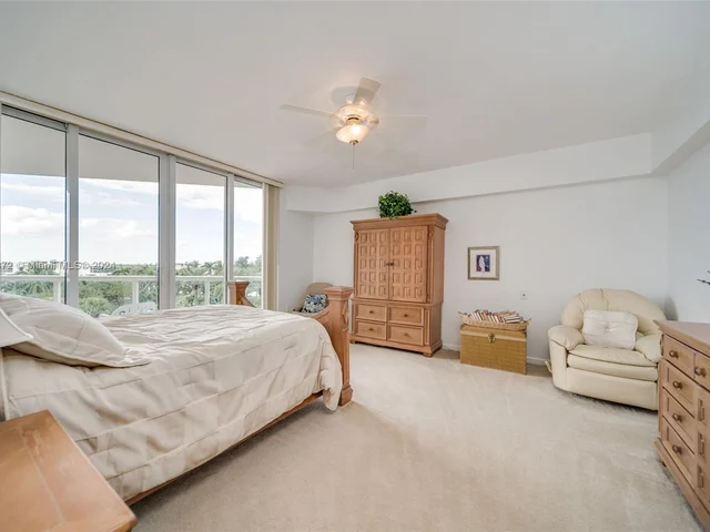 6001 N Ocean Dr # 503, Hollywood FL 33019