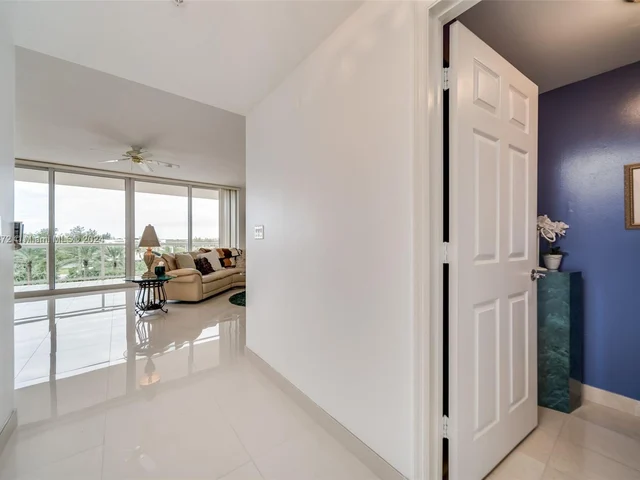 6001 N Ocean Dr # 503, Hollywood FL 33019