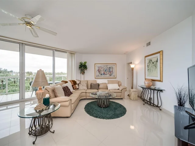 6001 N Ocean Dr # 503, Hollywood FL 33019