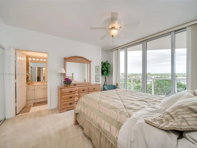 6001 N Ocean Dr # 503, Hollywood FL 33019