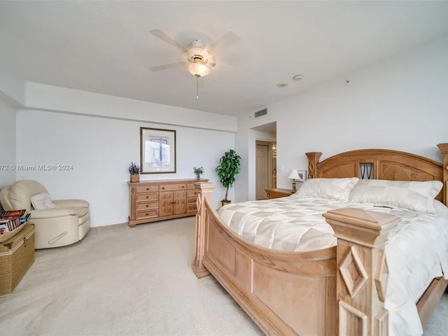 6001 N Ocean Dr # 503, Hollywood FL 33019